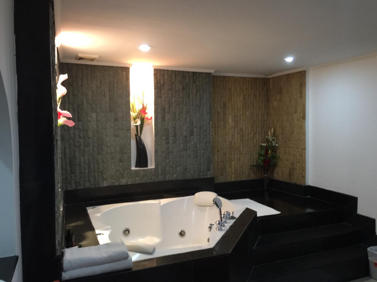 Galaxy Suites Патая Екстериор снимка